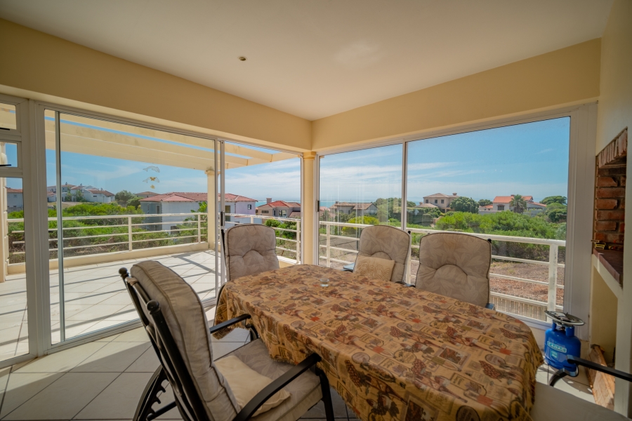 4 Bedroom Property for Sale in St Francis On Sea Eastern Cape